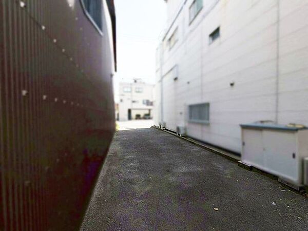 敷地内の高低差が無く、フラットな建築計画を立てていただけます。現況更地の為、購入後の建物解体の手間はございません♪