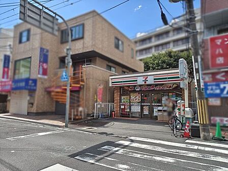 セブンイレブン近鉄郡山駅前店 徒歩4分。 250m