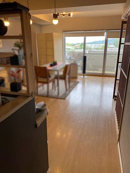 全居室6帖以上の2LDK。寝室や子ども部屋など、ライフスタイルに合わせて活用できます♪