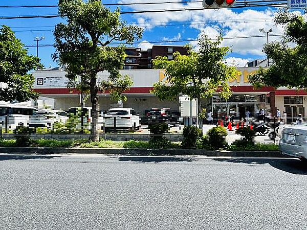 スーパーヤオヒコ富雄店 徒歩17分。 1350m