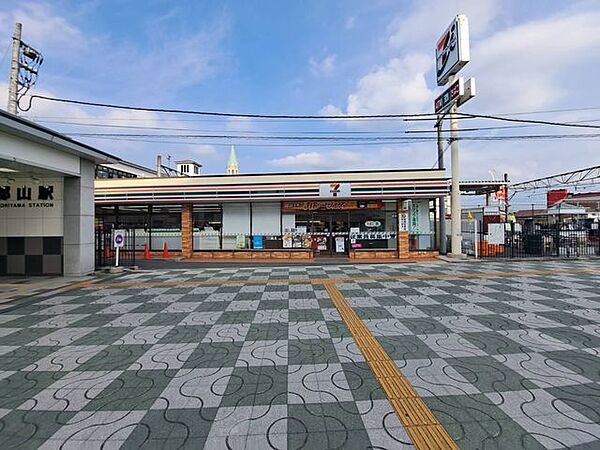 セブンイレブン大和郡山高田町店 徒歩7分。 550m