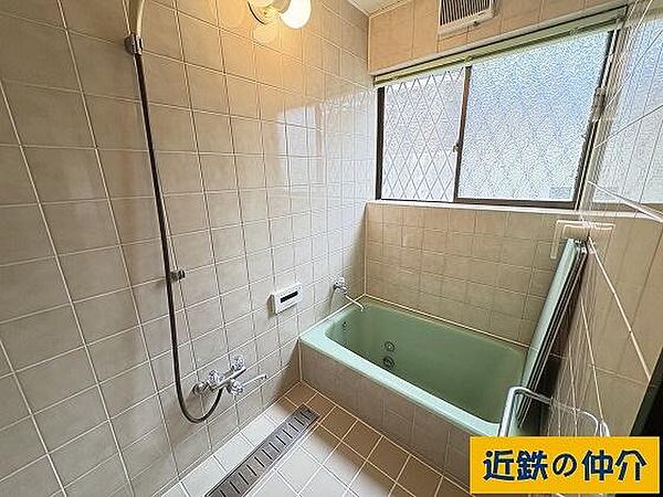 室内（2026年6月）撮影窓がありますので換気もラクです。