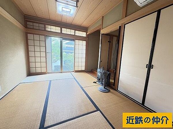 室内（2026年6月）撮影独立した和室は応接室としてもご利用いただけます。仏間もあります。