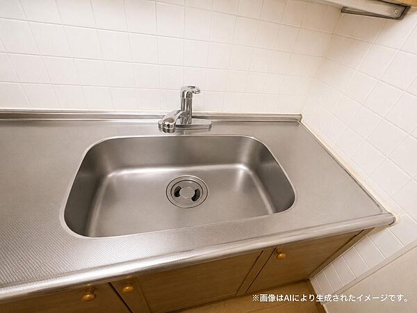 水切りラックやオーバーシンクボードなど後付けアイテムで作業効率を向上♪※AIで家具を消しています。