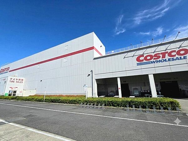 コストコホールセール 尼崎倉庫店まで車で15分大容量でコスパが良いだけでなく、日々の食卓や家事の時短・ストックに役立つ商品が豊富でとても便利です。