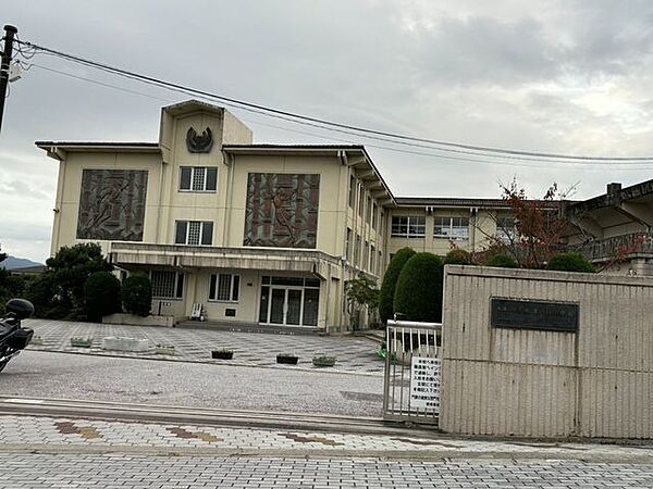 木津川台小学校 640m