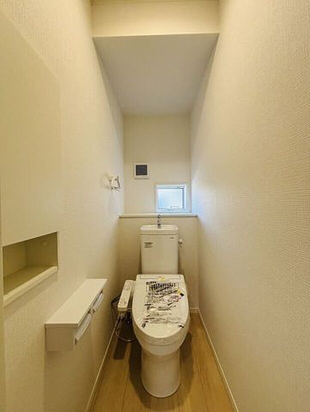 窓有りのトイレのため換気もすぐに完了します。