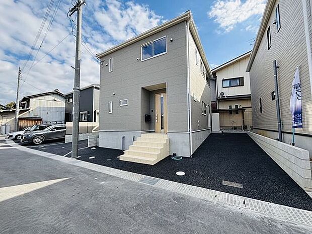 駐車スペースは2台(車種によります)