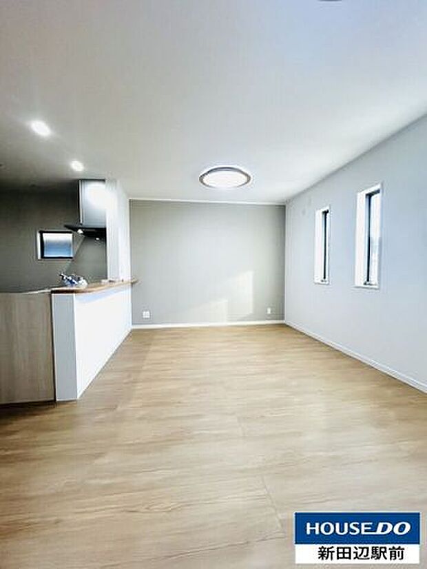 16帖のリビングです。家族の集まるリビングに階段のある間取りです。自然と家族のコミュニケーションも広がります。