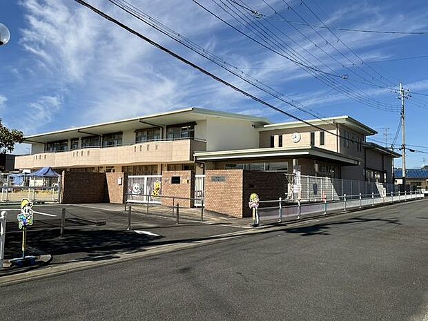 子育て支援センター 1190m