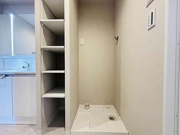 室内洗濯機置き場が室内にあるので、雨の日でもお洗濯がはかどりそうですね