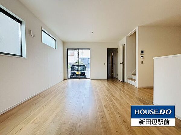 家族が同じ空間にいながらも、それぞれゆったり寛げる16帖の広々としたLDK。