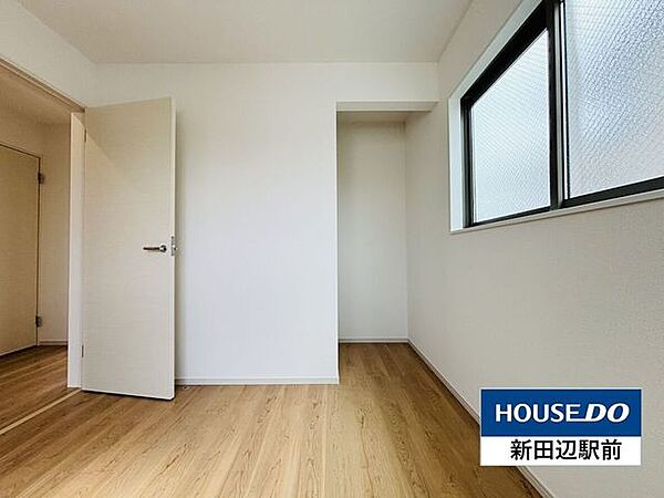 ち着いた雰囲気でリラックスして過ごせる洋室4.5帖。