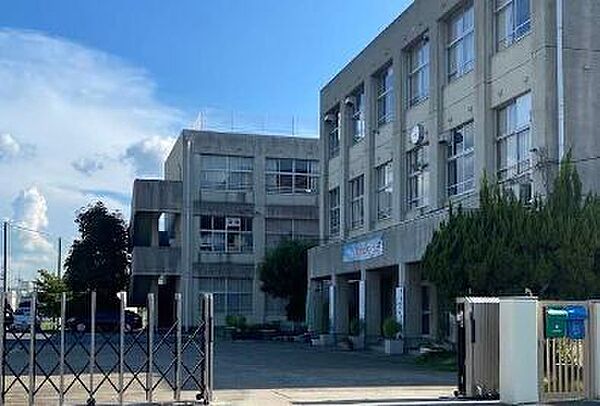 古川小学校 1700m