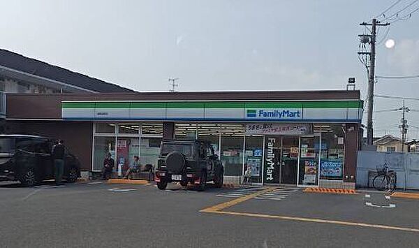 ファミリーマート城陽樋尻店 2750m