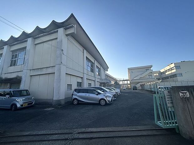 相楽小学校 970m