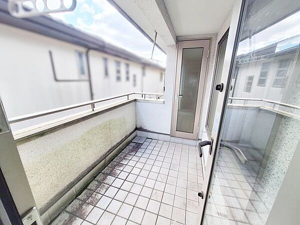 開放感のあるバルコニーの様子です。