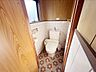 トイレ：2Ｆトイレの様子です。※写真はAI加工により家具等を消去しています。現況と異なる場合は現況を優先します。