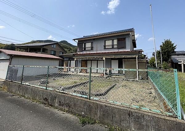 南側から見た現地土地写真です。