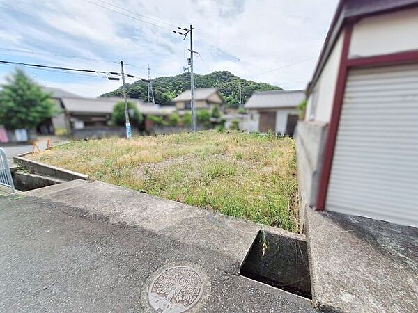 南東から見た現地です。