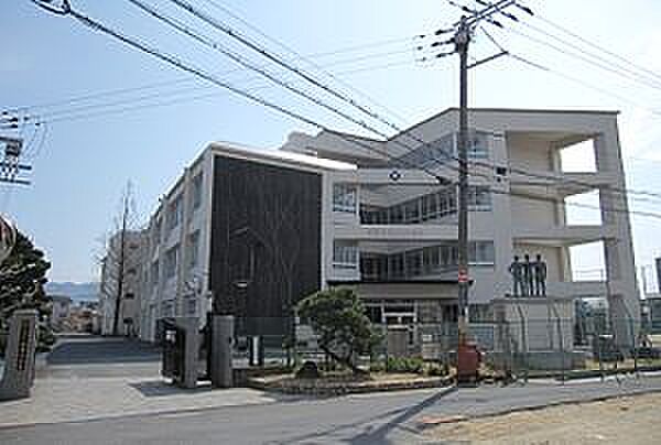 大東市立南郷中学校：徒歩21分（1636ｍ）