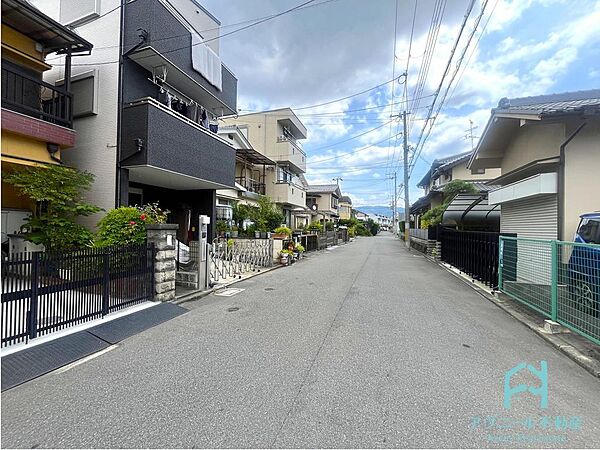 前面道路は広々約6.2ｍと開放的です♪