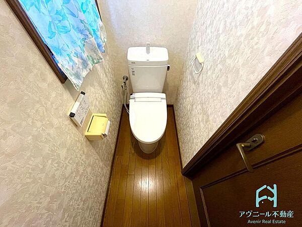 ウォシュレット付きトイレは５年前に新調しております♪（１階）