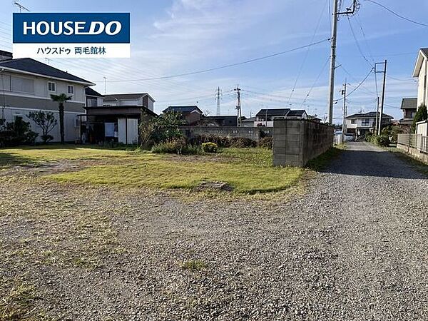 通りから奥まった位置にあり、周囲からの視線が気になりにくいプライバシー性の高い立地です