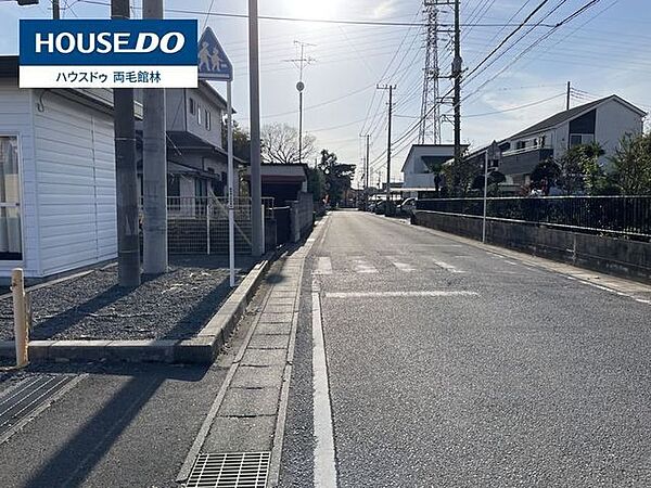 整備された道路で、お車の通行が快適に行えます