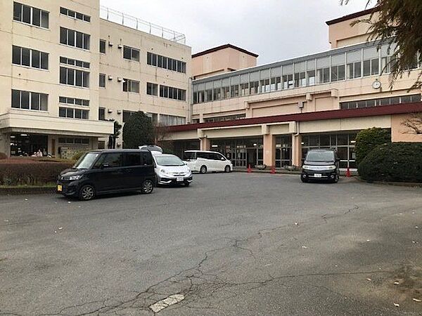 佐野市立犬伏小学校 240m