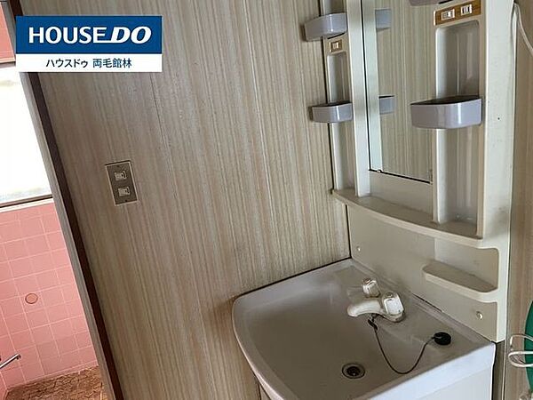 使い勝手の良いコンパクトサイズですっきりとした洗面台です