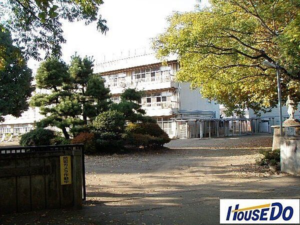 第六小学校第六小学校 1050m