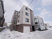 白石駅より徒歩13分 4階 築1年11ヶ月の賃貸物件