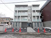 白石駅より徒歩7分 3階 築1年10ヶ月の賃貸物件