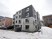 白石駅より徒歩8分 4階 築1年9ヶ月の賃貸物件