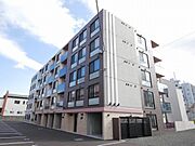 西線16条駅より徒歩6分 5階 築1年6ヶ月の賃貸物件