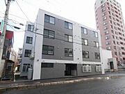 南平岸駅より徒歩1分 3階 築2年11ヶ月の賃貸物件