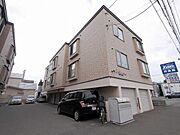 厚別駅より徒歩12分 築16年3ヶ月 3階建の賃貸物件