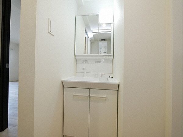 apartment 北海道札幌市西区二十四軒一条５丁目1-2　ラ・ポール二十四軒2号館107号室
