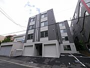 ラージヒル南郷18 3階 築3年6ヶ月の賃貸物件