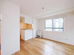 クレイパレス中の島 4階1LDKのリビング/ダイニング