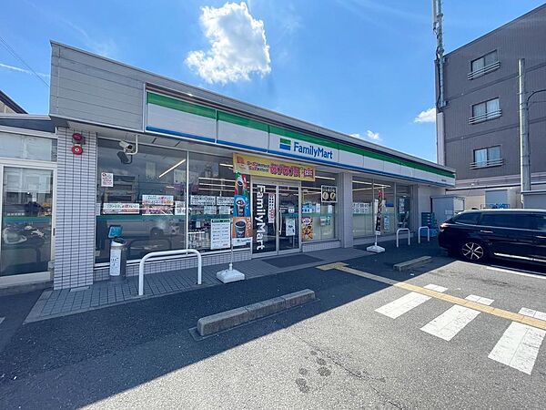 ファミリーマート長岡京野添店まで徒歩4分（約313ｍ）