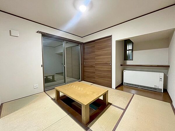 正座が不要で、長時間でも疲れにくい掘りごたつ付！室内（2025年12月）撮影
