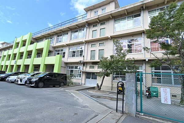 向日市立第2向陽小学校まで徒歩11分（約813ｍ）