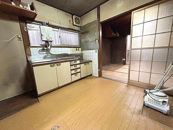 ゆとりを感じるリビングスペース。続き間とつながる間取りで、ライフスタイルに合わせた活用ができます。
