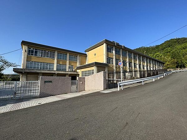 京都市立春日丘中学校
