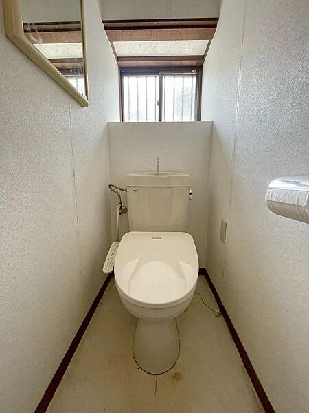 ウォシュレット機能付きのトイレでいつも清潔に保てます。室内（2025年6月）撮影