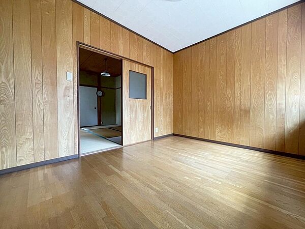 寝室や書斎、趣味のお部屋など、お好みの用途でご使用いただけます。室内（2025年6月）撮影