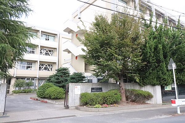 長岡京市立長岡第三中学校まで徒歩13分（約1017ｍ）