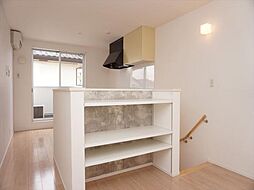 ラシュレ 1階1LDKのリビング/ダイニング